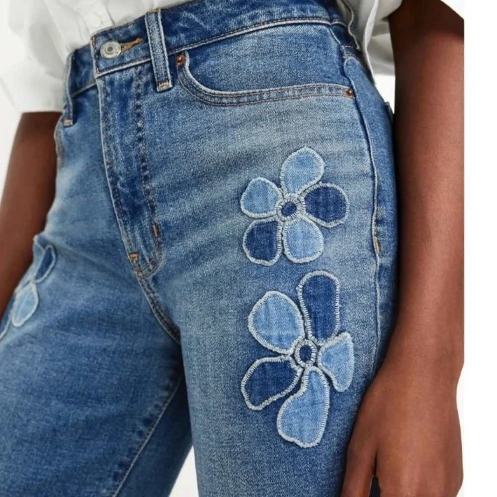 Old Navy Blue Floral Embroidered Jeans - Picture 6 of 7